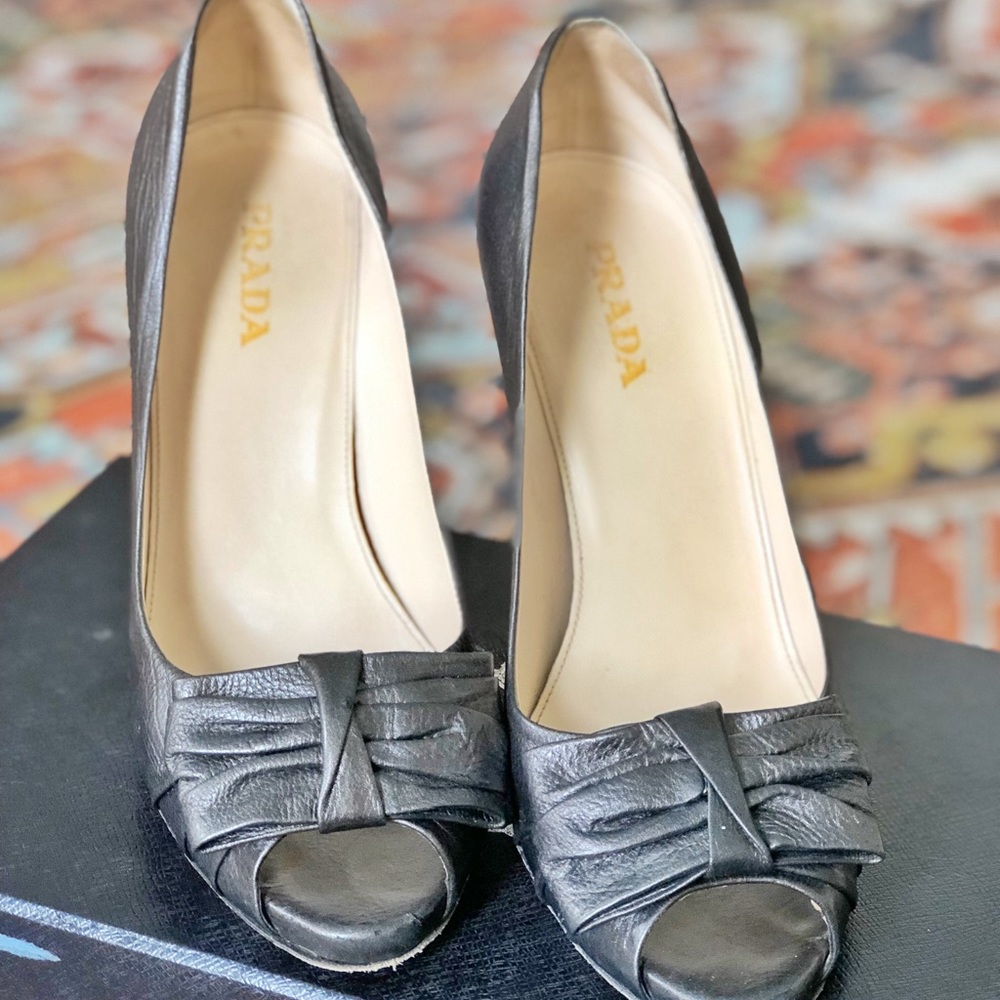 Prada Metallic Leather Bow Peep Toe Pumps 40